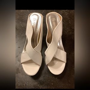 Women size 10 white wedges